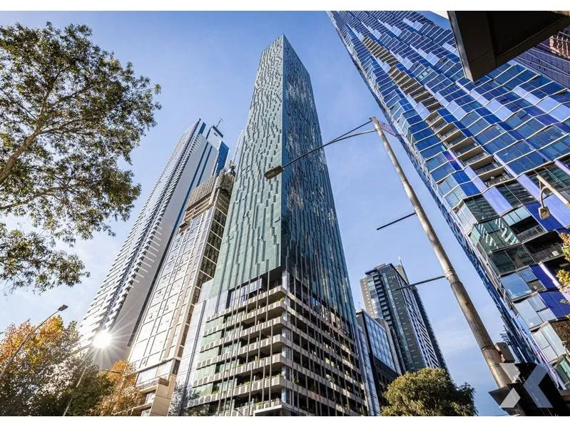 Fully Furnished -2 Bedroom, 2 Bathroom Apartment(Sofa/bed/fridge /wash machine)in the Best Location in CBD V one apartment.