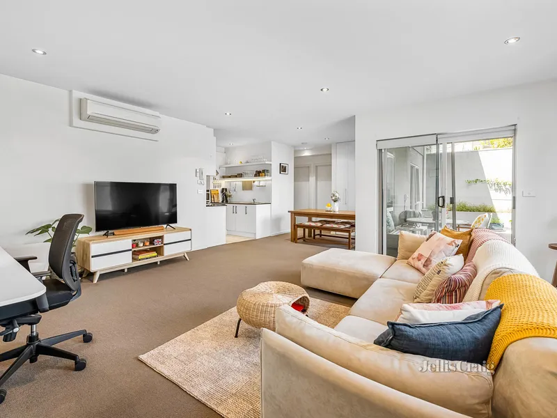 Superbly spacious natural entertainer - Vendor will consider all reasonable Offers