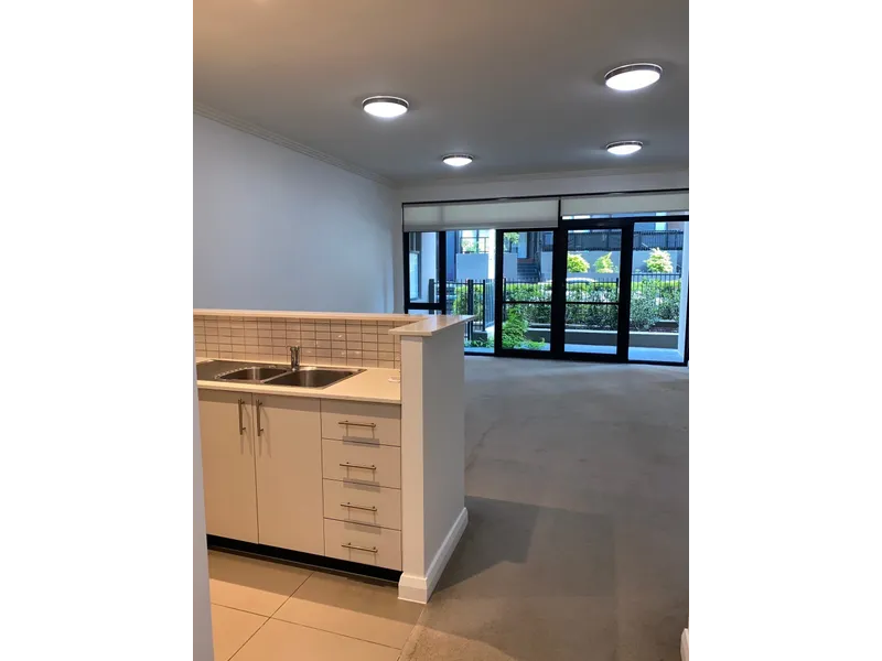 EXCEPTIONALLY LARGE - GREAT RENT OFFER AVAILABLE!!