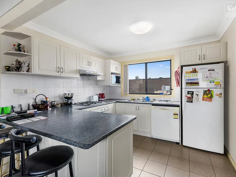 Large modern three bedroom townhouse