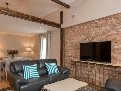 Fully Furnished Apartment - 6 Month Lease only