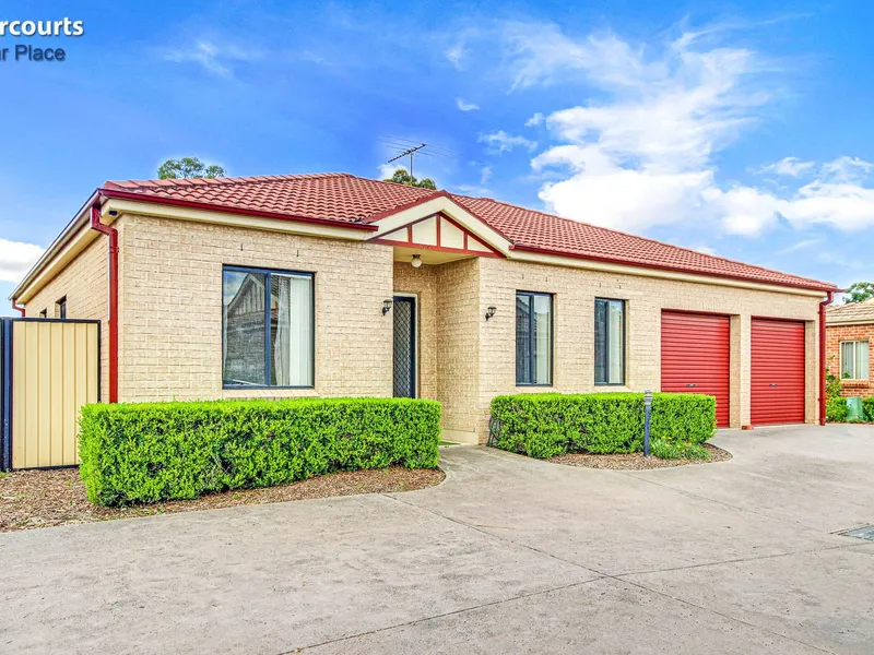 Rare Free Standing 4 Bedroom Villa in Prime Location!!