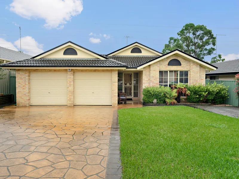 LARGE, SPACIOUS AND A GREAT LOCATION!