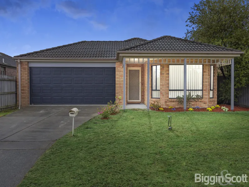 A PARKSIDE SUPERSTAR WITH ENTRY LEVEL APPEAL!