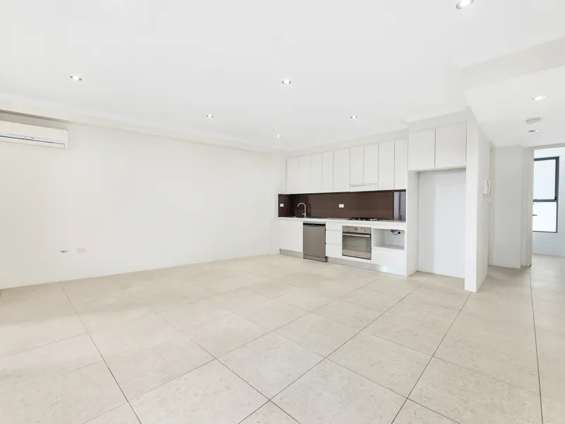 Oversized one bedroom apartment with parking & storage 