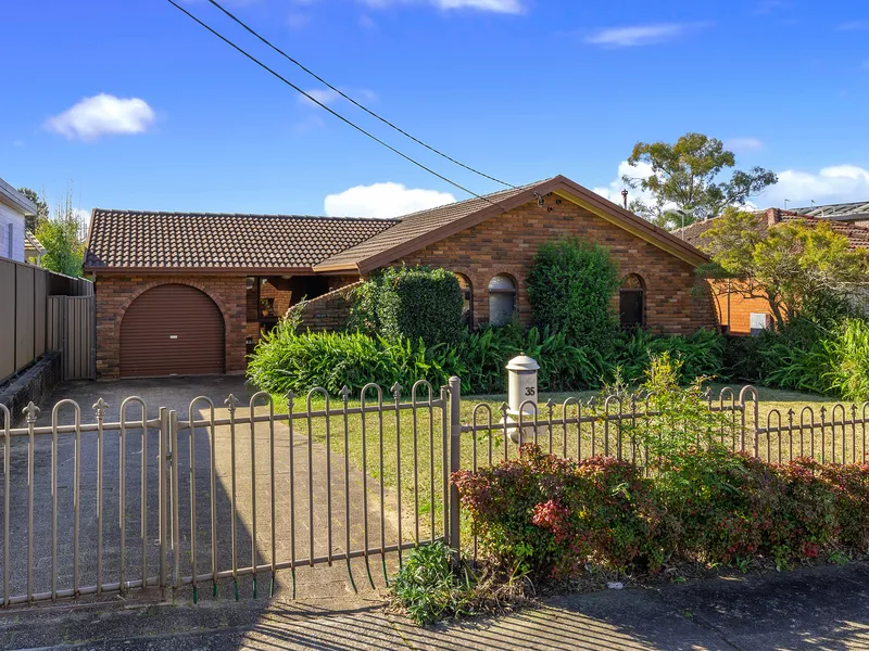 Family Brick Home 3 x Bedroom in prime location