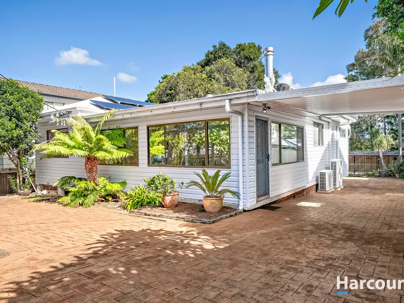 Renovated Retreat with Lake Macquarie at Your Doorstep