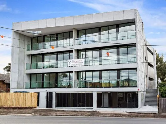 Modern 2 bedroom apartment in convenient location!