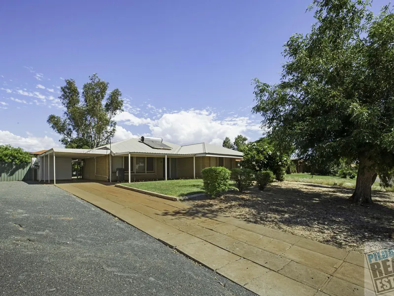 Easy, Breezy Dampier Living!