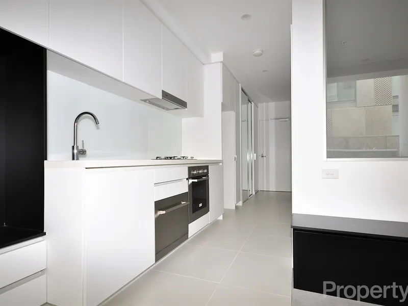 Unfurnished One Bedroom in West Melbourne!