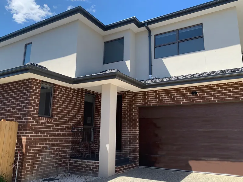 SPACIOUS LUXURY HOME IN BOX HILL HIGH SCHOOL ZONE