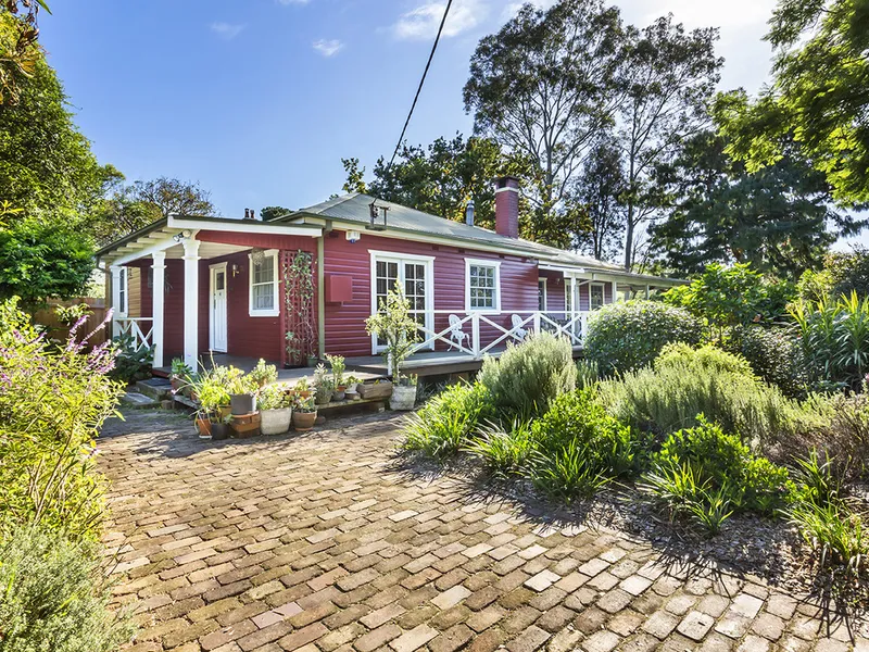 PROPERTY PREMIERE – Saturday 10th April, 1:00 - 1:30pm