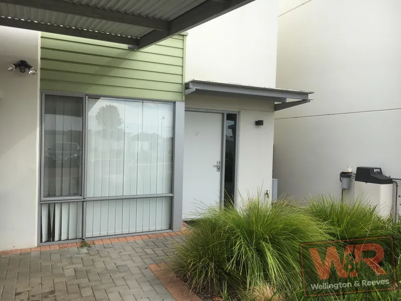 Modern 2 Bedroom 2 bathroom Townhouse