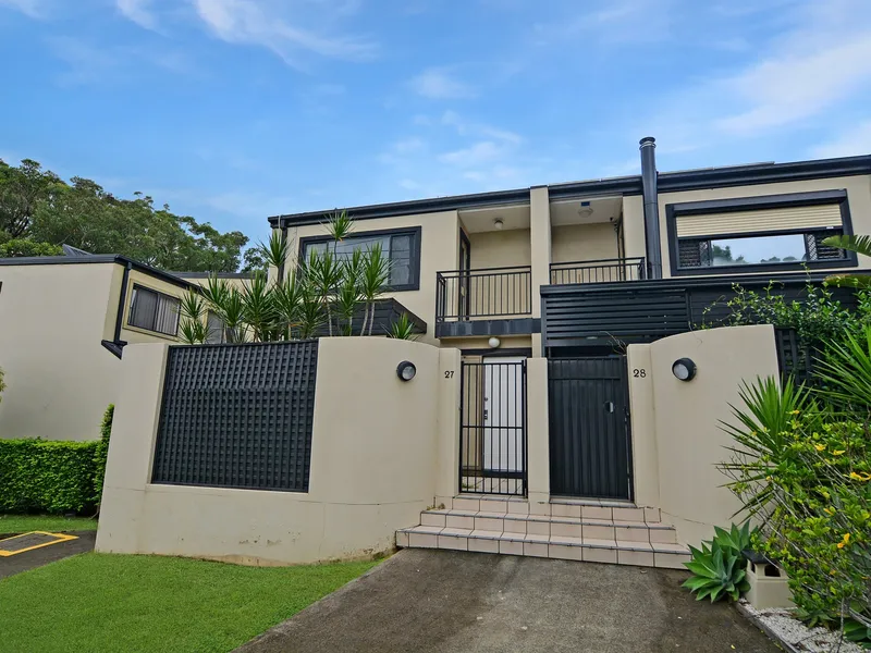 Modern north facing three bedroom townhouse