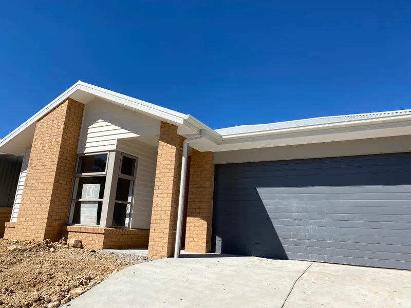 BRAND NEW 4 BEDROOM PROPERTY CLOSE TO ALL AMENITIES