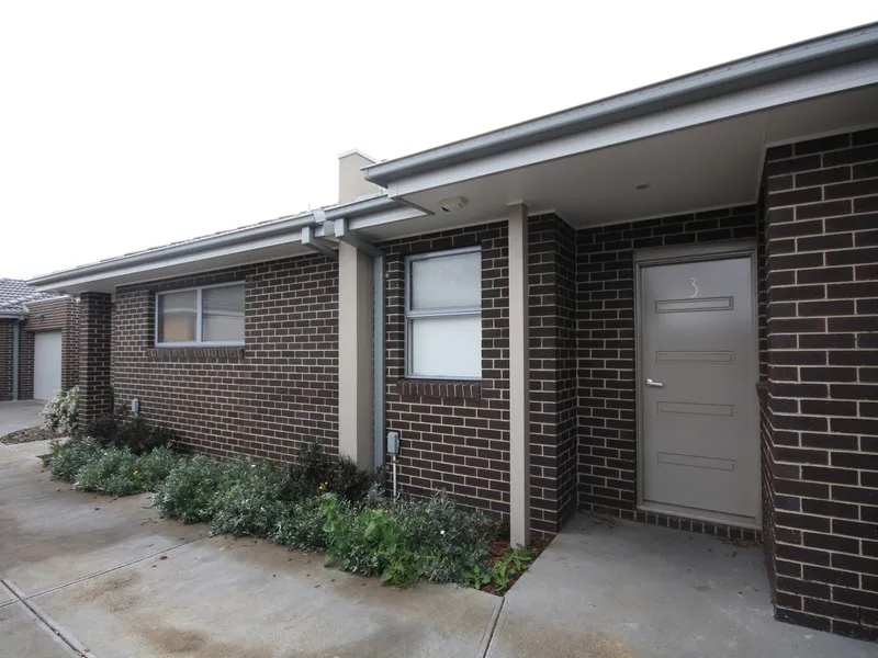 Modern Townhouse, Quiet Position