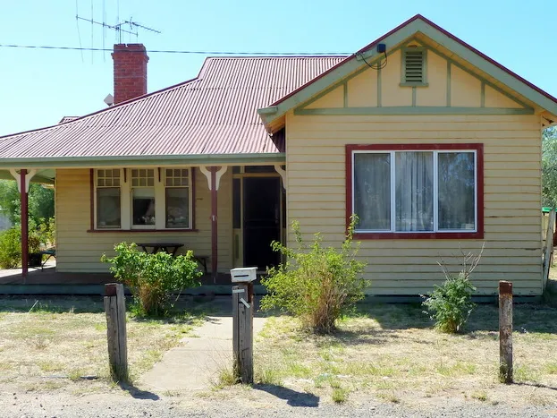 BARGIN! EDWARDIAN STYLE HOME!