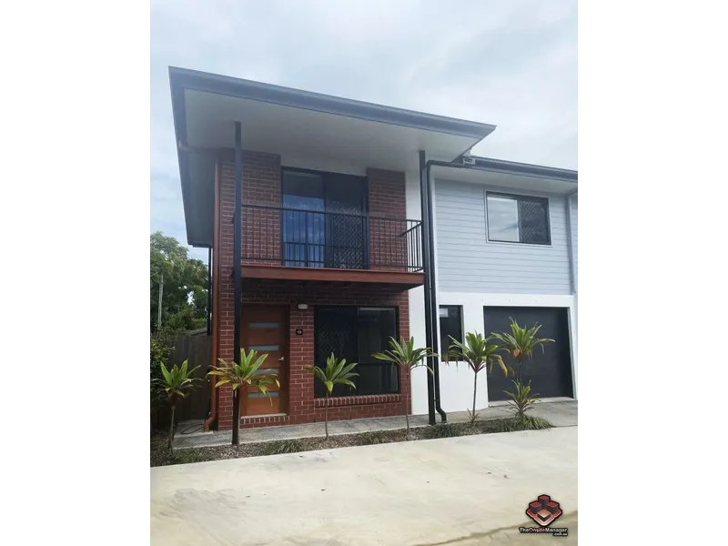 3 Bedroom Townhouse with 2 living areas