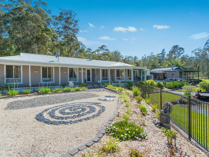 Bellavita - A Paradisal Retreat on Prime Acreage Only 5 Minutes to Surf