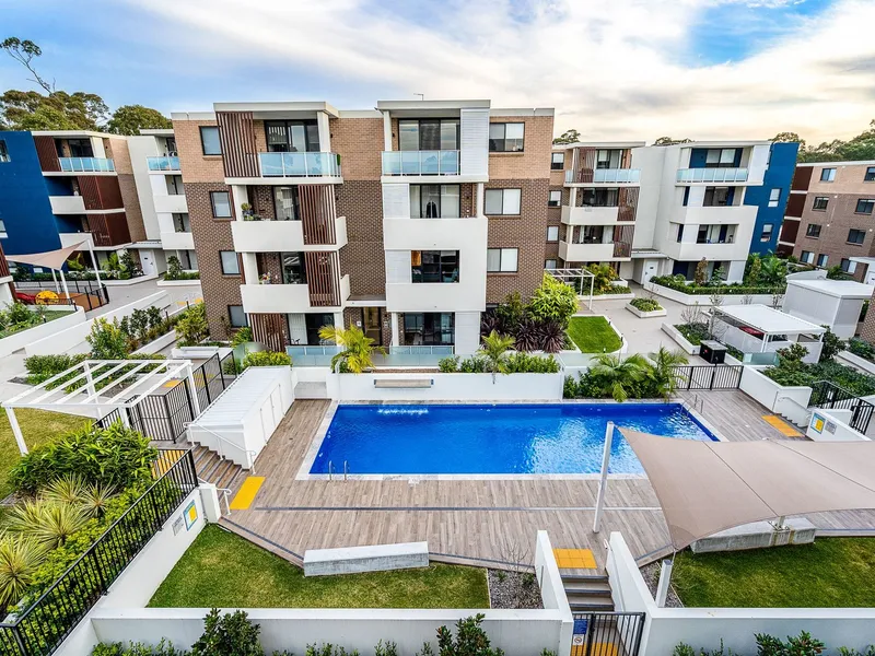 Luxury Two Bedroom Apartment with Study Room