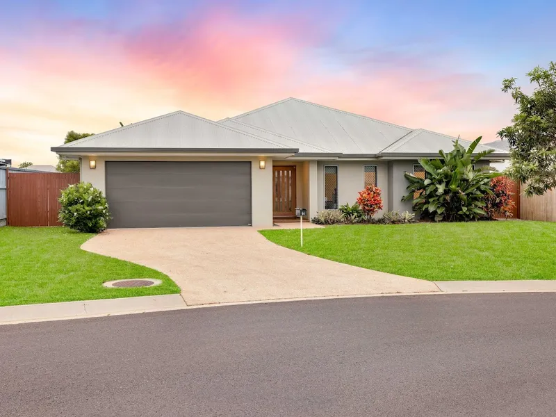 Impressive features with mountain views