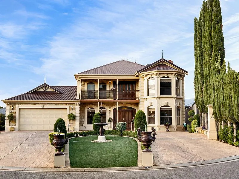 Victorian Inspired  - Executive Entertainer