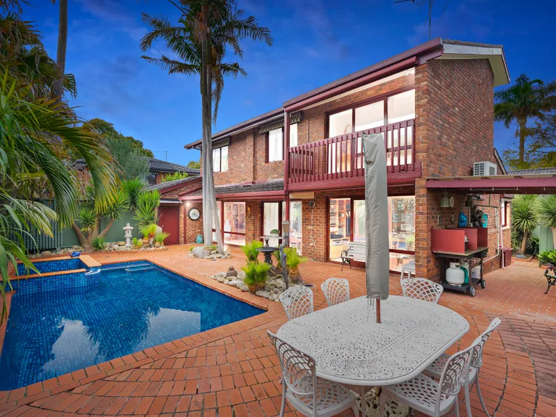 Beautifully Maintained Poolside Elegance, Footsteps to the Beach