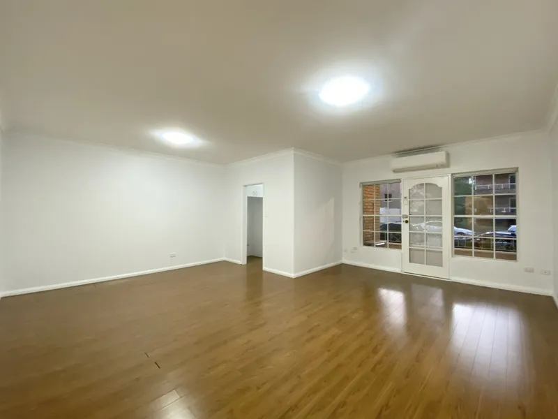 Beautiful 2 Bedroom Apartment!