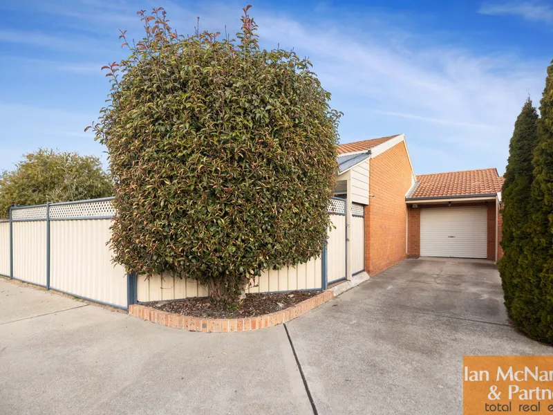 SINGLE LEVEL, TWO BEDROOM TOWNHOUSE IN JERRABOMBERRA!
