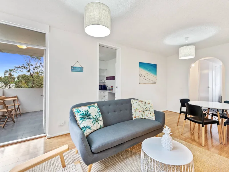 AUCTION THIS SATURDAY - 70s classic on St Kilda West's finest boulevard