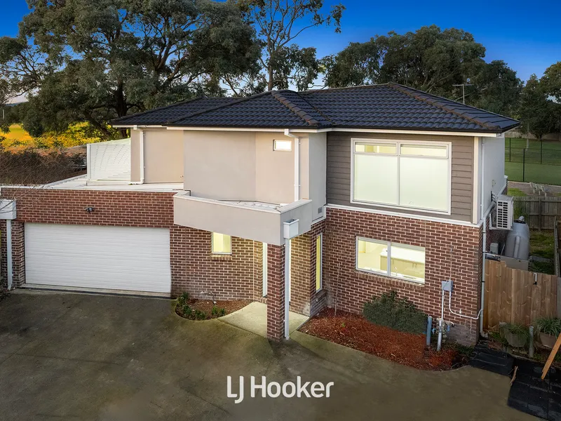 Elegant Family Living in the Heart of Hallam: A Perfect Blend of Comfort and Style