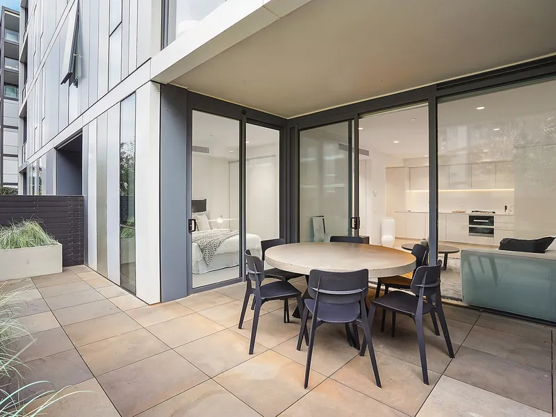 Ground-Floor Luxury With Indoor/Outdoor Vibe 