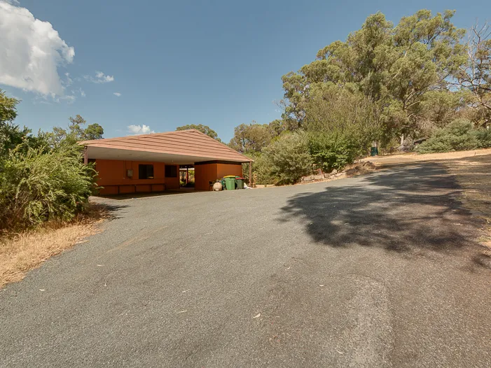 RURAL RETREAT AT ITS BEST-5ACRES(2.03ha)