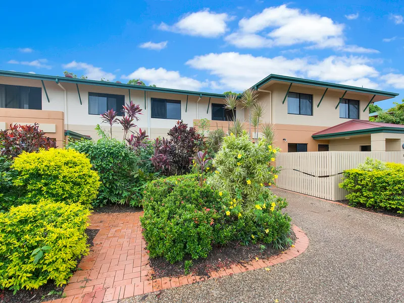 IMPRESSIVE TOWNHOUSE - TICKS ALL THE BOXES
