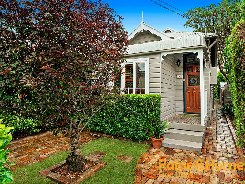 Timeless charm, Classic Elegance & Quaint Street Appeal