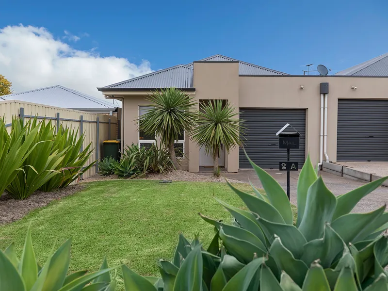 Modern Designed 3 Bedroom Courtyard Home - Perfect for Professional Couples, Retirees and Investors
