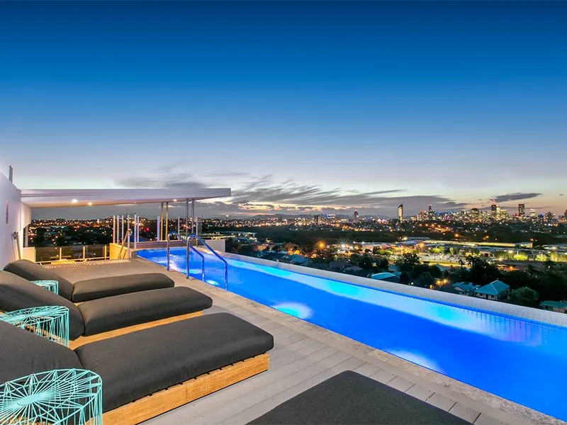 UNDER CONTRACT WITHIN 4 DAYS!!!