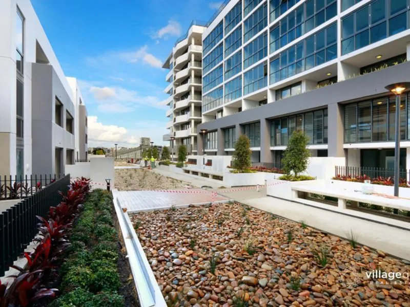 Amazing 2beds 1 bath apartment with waterside living style