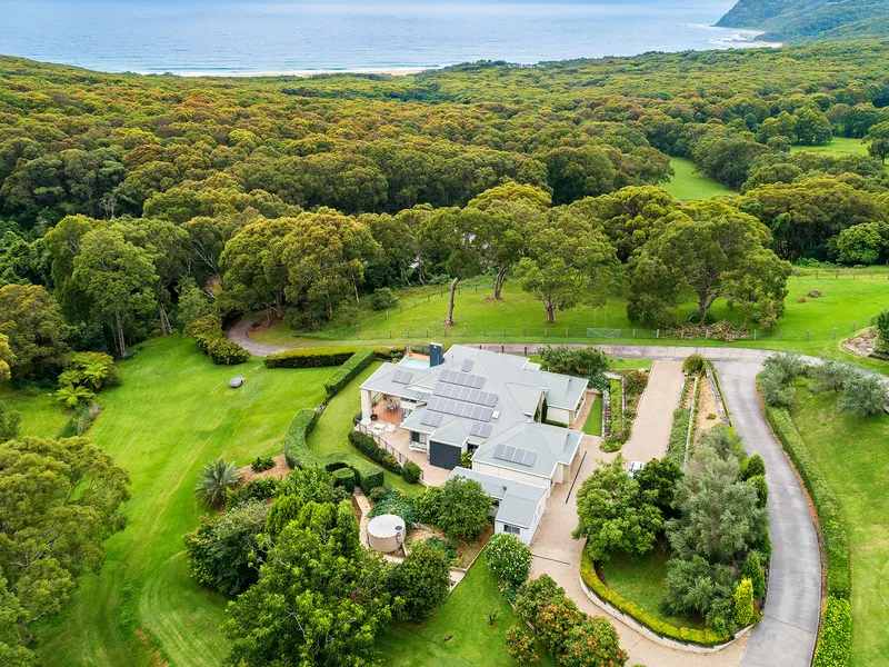 Private Beach Access on 1 Hectare - Whitebridge Estate