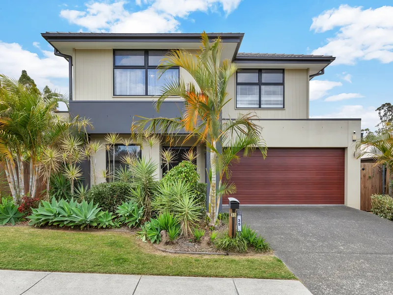 OUTSTANDING OPPORTUNITY - AUGUSTINE HEIGHTS BEAUTY
