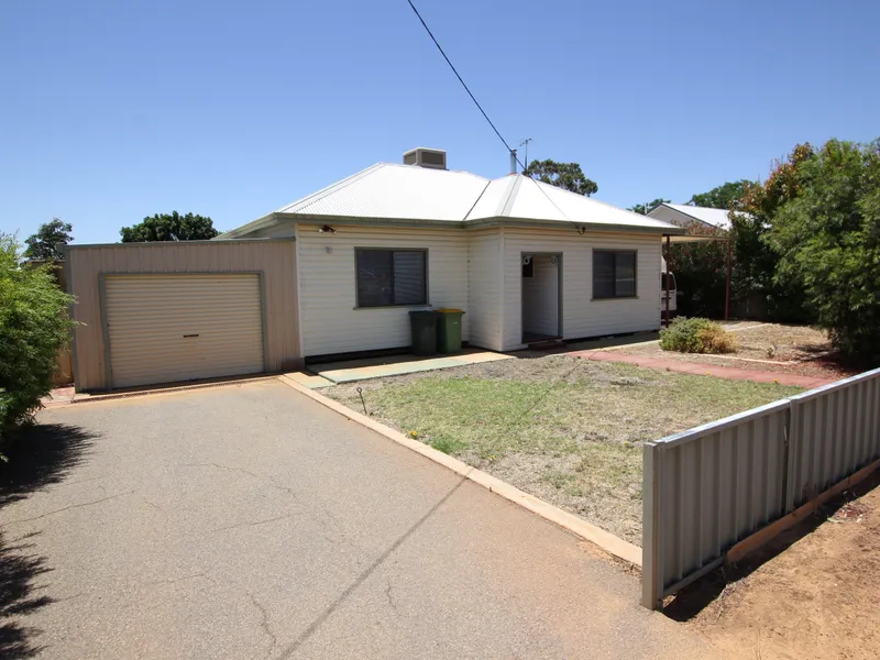 TIDY 3 BEDROOM WITH BIG SHED!!