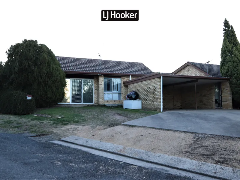 2 Bedroom Unit in Tidy Complex