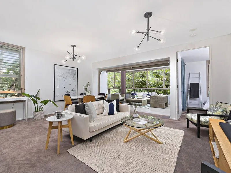 CONTEMPORARY & PRIVATE EXECUTIVE APARTMENT IN 'VIE 1'. Enter via Upper Sterling Circuit.