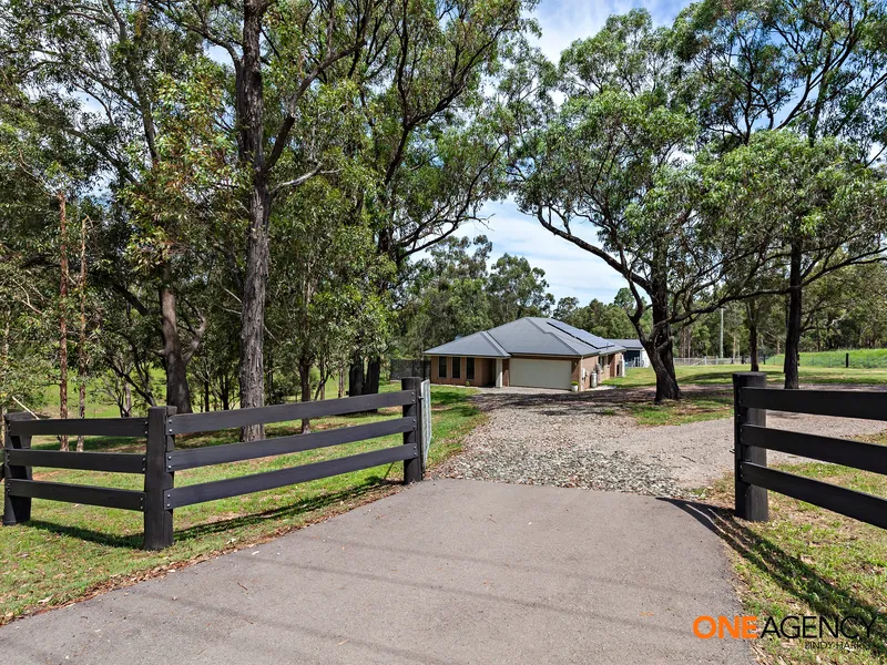 FANTASTIC RETREAT HOME.. 8044 SQM BLOCK WITH AMPLE SHEDDING!