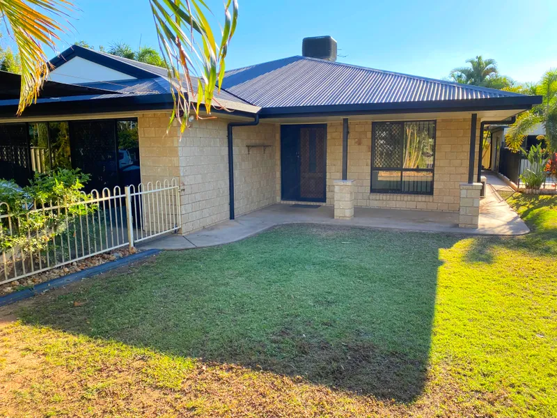 LARGE FAMILY HOME WITH POOL AND SHED