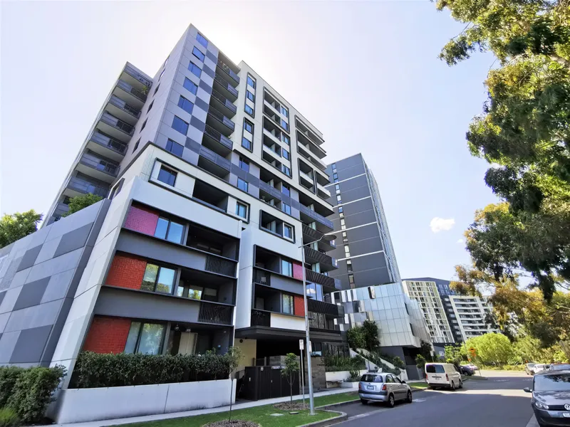 PARK FACING RESIDENCE WITH RENTAL INCOME