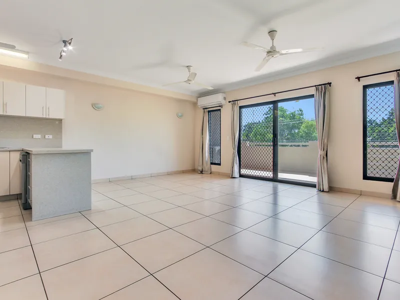 SPACIOUS 2 BEDDER IN PRIME LOCATION