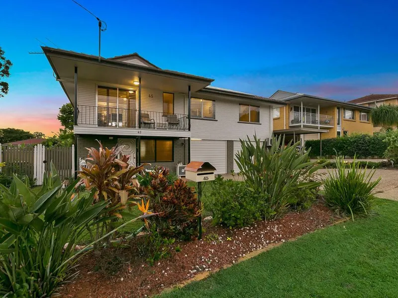 Rumpus, Swimming Pool, Air conditioning