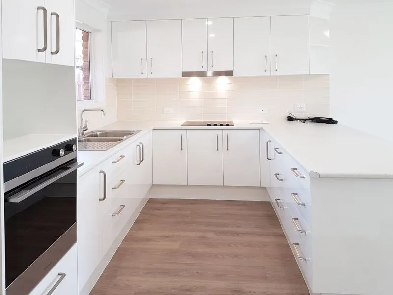 Beautiful west-facing unit – fully refurbished with lovely gardens