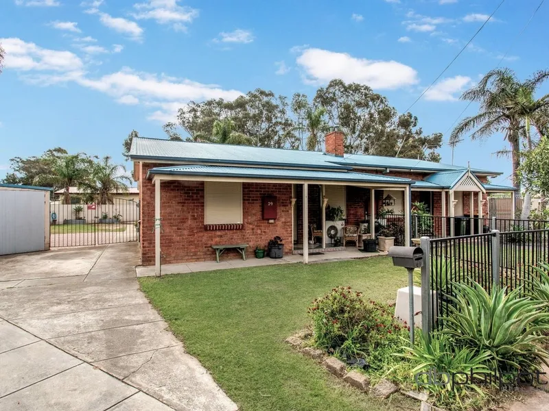 WELL PRESENTED FOUR BEDROOM FAMILY HOME